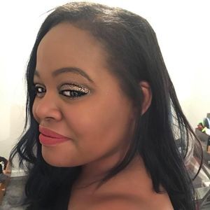 Meet your Posher, Joelle